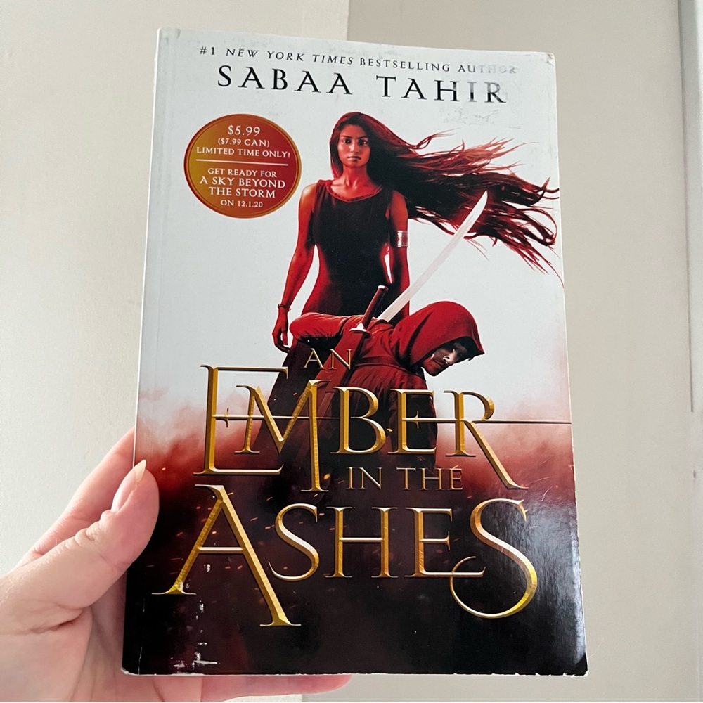 📚 4/25$ 📚 An Ember in the Ashes Book by Sabaa Tahir | Booktok